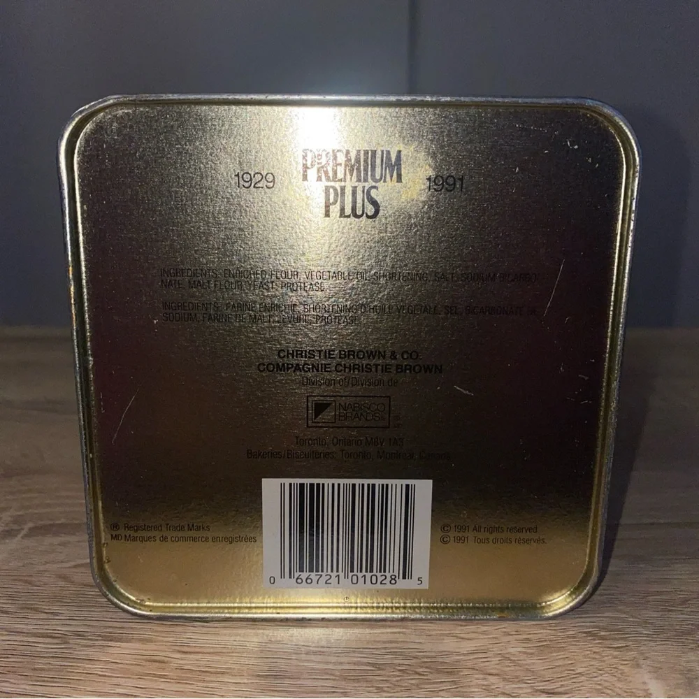 Vintage Limited Edition Christie's Premium Plus Salted Crackers Tin 1991 - Picture 6 of 9